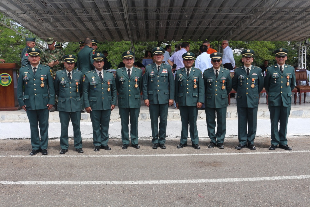 Coronel Nelson Pérez Avellaneda, comandante de la unidad militar y los comandantes de unidades tácticas.